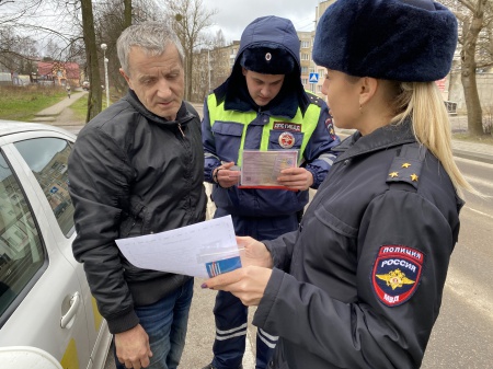 Инспекторы ГИБДД города Светлогорска организовали пропагандистскую акцию "Водитель, не спеши!"
